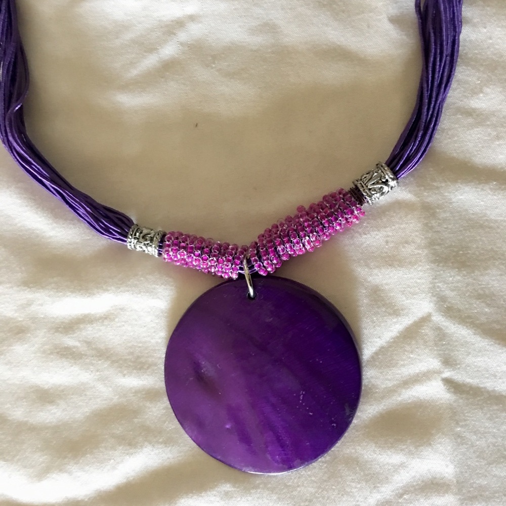 Purple seashell choker necklace - Picture 2 of 3